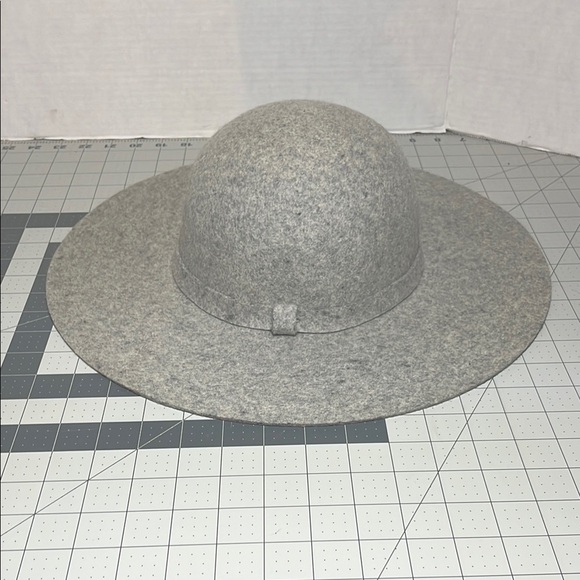 Tart Gray Wide Brim Hat Accessories - Picture 1 of 4
